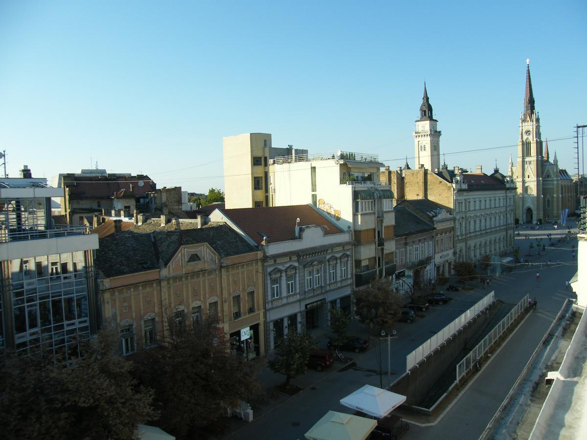 Hostel Nomad Нови-Сад Экстерьер фото