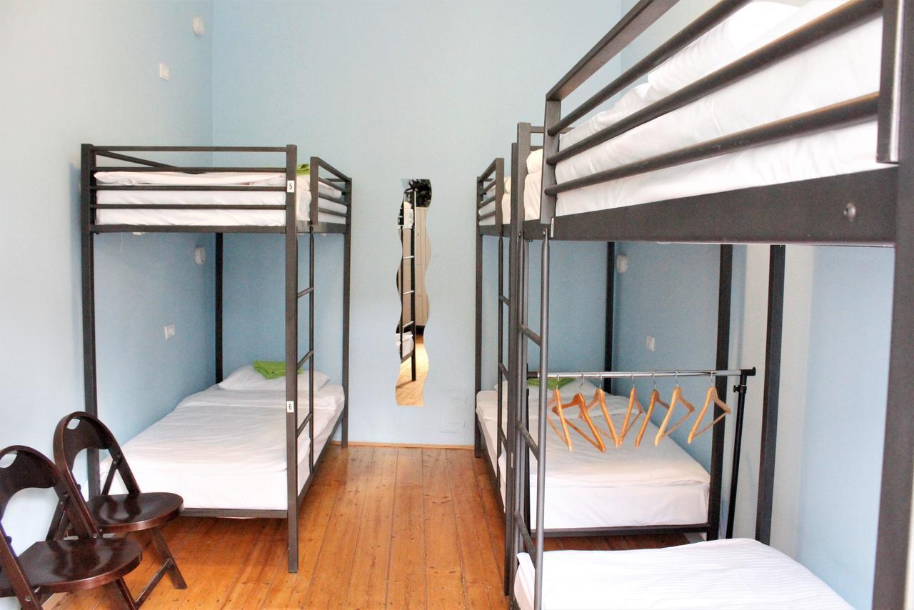 Hostel Nomad Нови-Сад Экстерьер фото