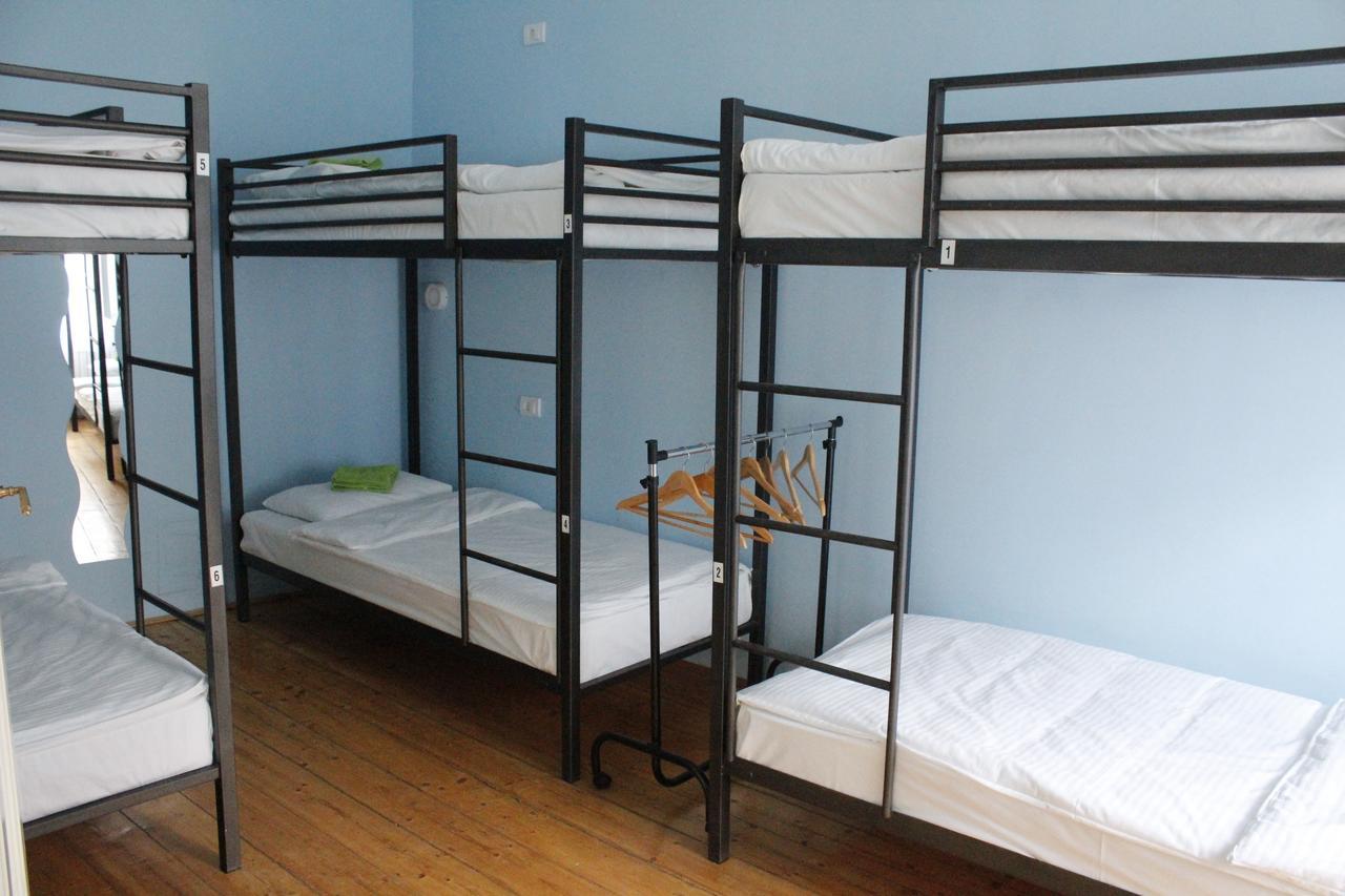 Hostel Nomad Нови-Сад Экстерьер фото