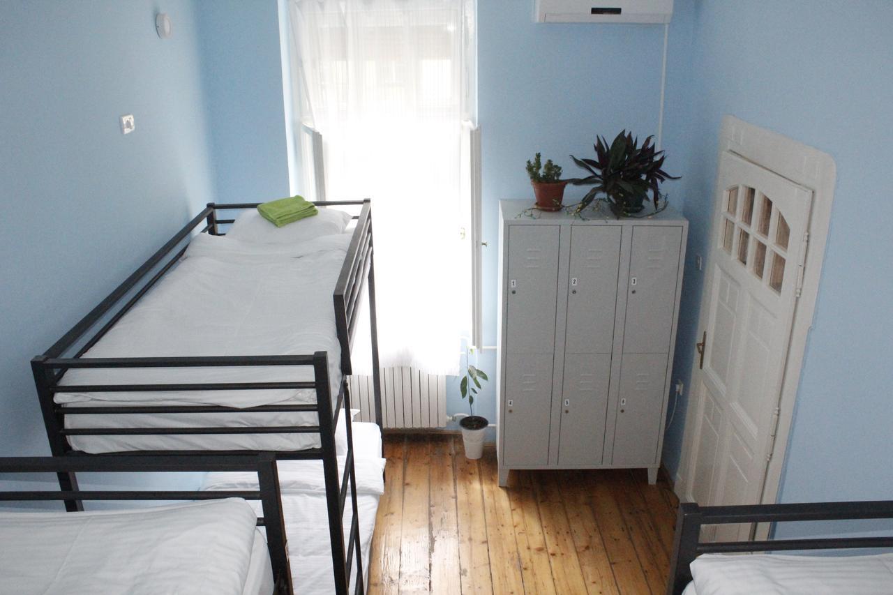 Hostel Nomad Нови-Сад Экстерьер фото