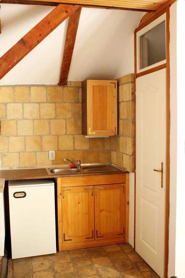 Hostel Nomad Нови-Сад Экстерьер фото