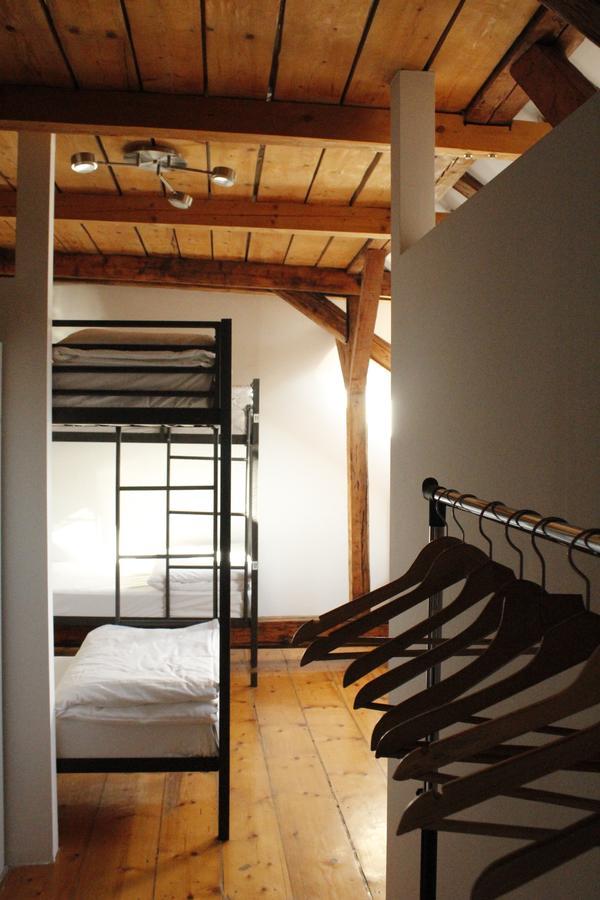 Hostel Nomad Нови-Сад Экстерьер фото