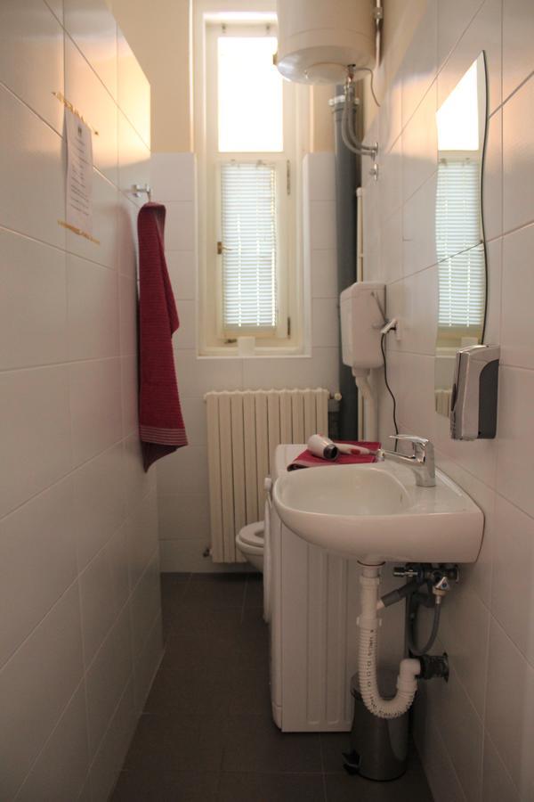 Hostel Nomad Нови-Сад Экстерьер фото
