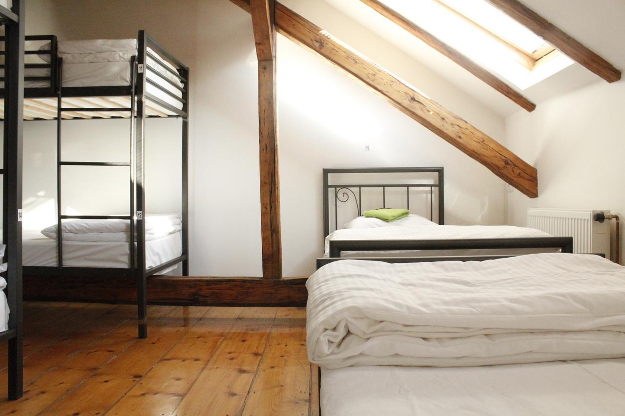 Hostel Nomad Нови-Сад Экстерьер фото